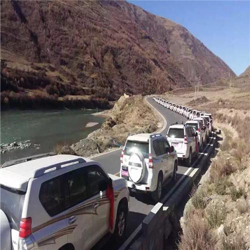 旅游包车全攻略：一键预订、价格透明、安全保障，让您的旅途更自由快乐